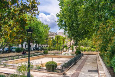 Priego de Cordoba, İspanya - 1 Haziran 2023: Güneşli havada resim köyü, HDR Görüntü