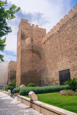 Priego de Cordoba, İspanya - 1 Haziran 2023: Güneşli havada resim köyü, HDR Görüntü