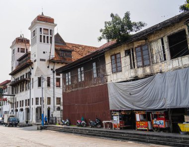 Jakarta, Endonezya - 4 Temmuz 2023: Güneşli havada tarihi merkez, HDR Görüntü