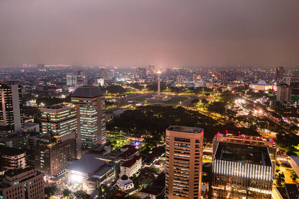 Джакарта, Индонезия - 1 июля 2023 года: Городской горизонт ночью, HDR Image