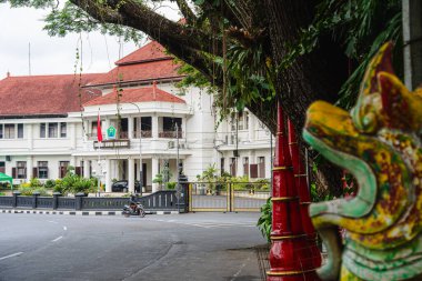 Malang, Endonezya - 1 Temmuz 2023: Bulutlu havada tarihi şehir merkezi, HDR Görüntü