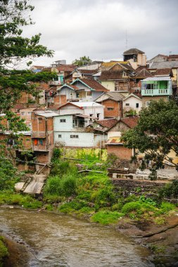 Malang, Endonezya - 1 Temmuz 2023: Bulutlu havada tarihi şehir merkezi, HDR Görüntü