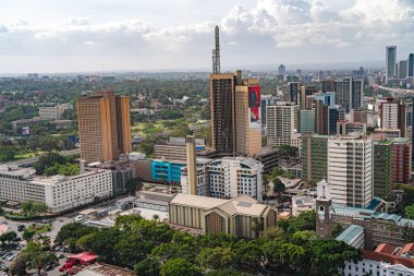 Nairobi, Kenya - Temmuz 12023: Güneşli havada şehir merkezi simgeleri, HDR Görüntü