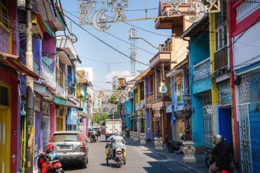 Surabaya, Endonezya - 1 Temmuz 2023: Güneşli havada tarihi şehir merkezi