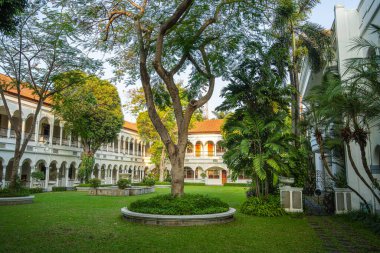 Surabaya, Endonezya - 1 Temmuz 2023: Güneşli havada tarihi şehir merkezi