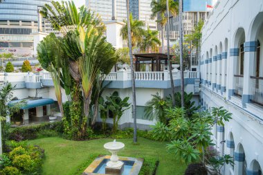 Surabaya, Endonezya - 1 Temmuz 2023: Güneşli havada tarihi şehir merkezi