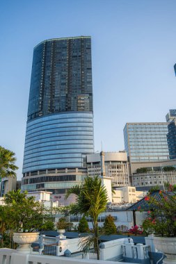 Surabaya, Endonezya - 1 Temmuz 2023: Güneşli havada tarihi şehir merkezi