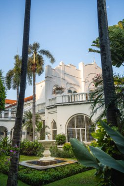 Surabaya, Endonezya - 1 Temmuz 2023: Güneşli havada tarihi şehir merkezi