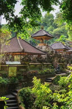 Ubud, Bali, Endonezya - Temmuz 12023: Bulutlu havada tarihi simgeler, HDR Görüntü