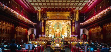 Singapur - Temmuz 12023: Buddha Diş Tarihi Tapınağı ve Müzesi