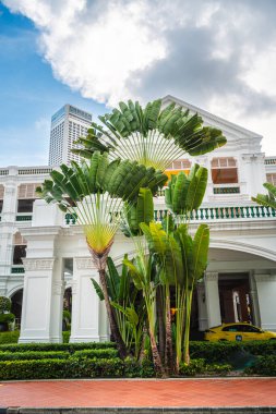 Singapur - 1 Temmuz 2023: Güneşli havada Singapur Şehir Merkezi, HDR Görüntü