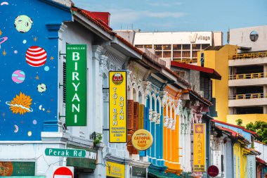 Singapur - 1 Temmuz 2023: Kampong Glam Bulutlu Hava Bölgesi, HDR Görüntü