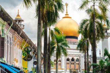 Singapur - 1 Temmuz 2023: Kampong Glam Bulutlu Hava Bölgesi, HDR Görüntü