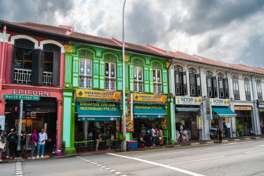 Singapur - 1 Temmuz 2023: Kampong Glam Bulutlu Hava Bölgesi, HDR Görüntü
