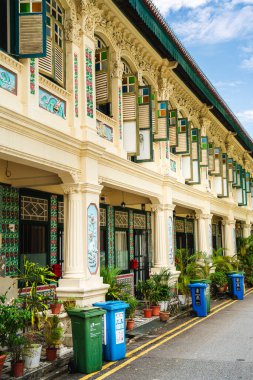 Singapur - Temmuz 12023: Singapur 'un küçük Hindistan bölgesi Bulutlu havada, HDR Image