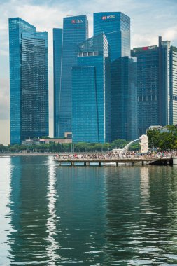 Singapur - Temmuz 12023: Singapur Nehri ve Limanı çevresindeki simgeler, HDR Görüntü