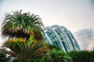 Singapur - Temmuz 12023: Singapur Nehri ve Limanı çevresindeki simgeler, HDR Görüntü