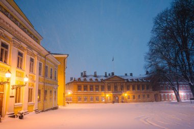 Turku, Finlandiya - 27 Mart 2023: Geceleyin tarihi simgeler, HDR Image