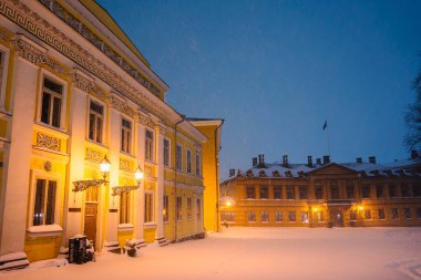 Turku, Finlandiya - 27 Mart 2023: Geceleyin tarihi simgeler, HDR Image