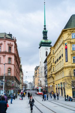 Brno, Çek Cumhuriyeti - Mart 12023: Bulutlu havada tarihi kent merkezi, HDR Görüntü