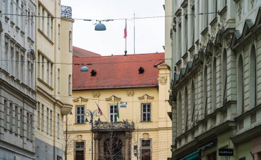 Brno, Çek Cumhuriyeti - Mart 12023: Bulutlu havada tarihi kent merkezi, HDR Görüntü