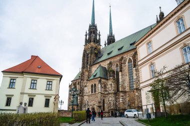 Brno, Çek Cumhuriyeti - Mart 12023: Bulutlu havada tarihi kent merkezi, HDR Görüntü