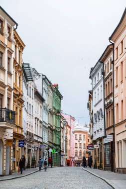 Olomouc, Çek Cumhuriyeti - Mart 12023: Bulutlu havada tarihi kent merkezi, HDR Görüntü