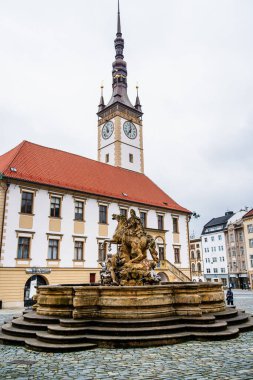 Olomouc, Çek Cumhuriyeti - Mart 12023: Bulutlu havada tarihi kent merkezi, HDR Görüntü