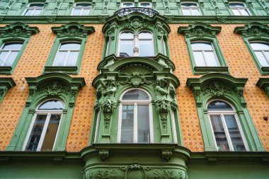 Olomouc, Çek Cumhuriyeti - Mart 12023: Bulutlu havada tarihi kent merkezi, HDR Görüntü