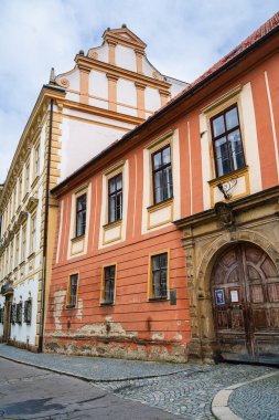 Olomouc, Çek Cumhuriyeti - Mart 12023: Bulutlu havada tarihi kent merkezi, HDR Görüntü