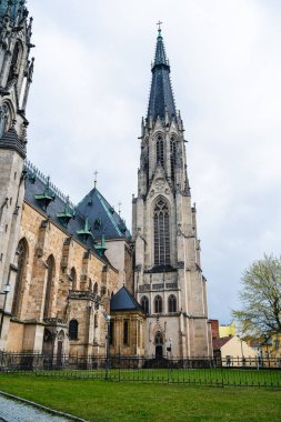 Olomouc, Çek Cumhuriyeti - Mart 12023: Bulutlu havada tarihi kent merkezi, HDR Görüntü