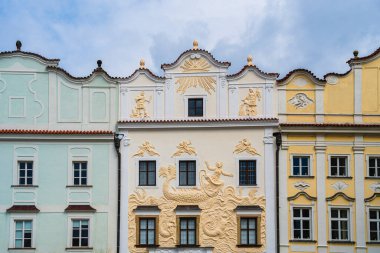 Pardubice, Çek Cumhuriyeti - Mart 12023: Bulutlu havada tarihi şehir merkezi, HDR Görüntü