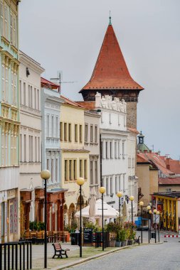 Znojmo, Çek Cumhuriyeti - Mart 12023: Bulutlu havada tarihi şehir merkezi