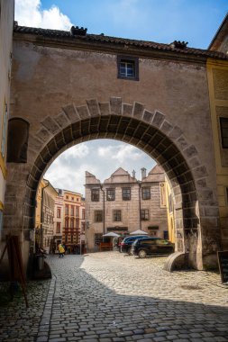 Cesky Krumlov, Çek Cumhuriyeti - Mart 12023: Güneşli havada tarihi kent merkezi, HDR Görüntü