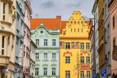 Plzen, Çek Cumhuriyeti - Mart 12023: İlkbaharda tarihi kent simgeleri, HDR Resmi