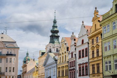 Plzen, Çek Cumhuriyeti - Mart 12023: İlkbaharda tarihi kent simgeleri, HDR Resmi