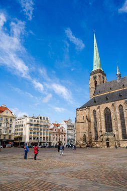 Plzen, Çek Cumhuriyeti - Mart 12023: İlkbaharda tarihi kent simgeleri, HDR Resmi