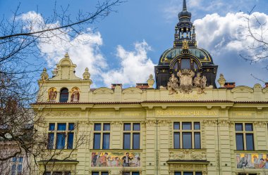 Plzen, Çek Cumhuriyeti - Mart 12023: İlkbaharda tarihi kent simgeleri, HDR Resmi