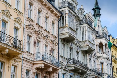 Karlovy Vary, Çek Cumhuriyeti: Mart 12023: İlkbaharda tarihi kent merkezi, HDR Resmi