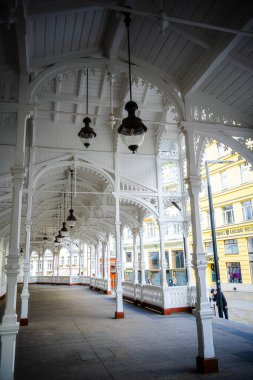 Karlovy Vary, Çek Cumhuriyeti: Mart 12023: İlkbaharda tarihi kent merkezi, HDR Resmi