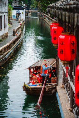 Suzhou, Çin - Aralık 12023: Bulutlu havada tarihi şehir merkezi, HDR Görüntü