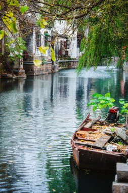 Suzhou, Çin - Aralık 12023: Bulutlu havada tarihi şehir merkezi, HDR Görüntü