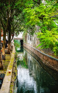 Suzhou, Çin - Aralık 12023: Bulutlu havada tarihi şehir merkezi, HDR Görüntü