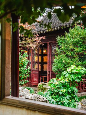 Suzhou, Çin - Aralık 12023: Çiftin bulutlu havada dinlenme bahçesi, HDR Görüntü