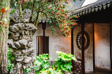 Suzhou, Çin - Aralık 12023: Çiftin bulutlu havada dinlenme bahçesi, HDR Görüntü