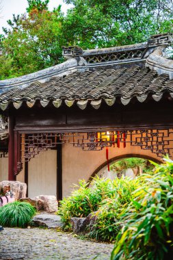 Suzhou, Çin - Aralık 12023: Çiftin bulutlu havada dinlenme bahçesi, HDR Görüntü