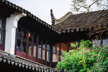 Suzhou, Çin - Aralık 12023: Çiftin bulutlu havada dinlenme bahçesi, HDR Görüntü