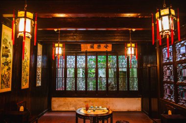 Suzhou, Çin - Aralık 12023: Çiftin bulutlu havada dinlenme bahçesi, HDR Görüntü