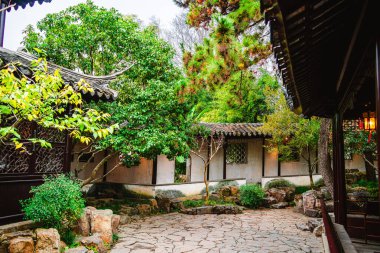 Suzhou, Çin - Aralık 12023: Çiftin bulutlu havada dinlenme bahçesi, HDR Görüntü