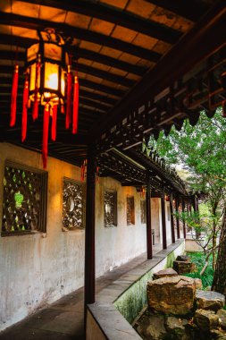 Suzhou, Çin - Aralık 12023: Çiftin bulutlu havada dinlenme bahçesi, HDR Görüntü